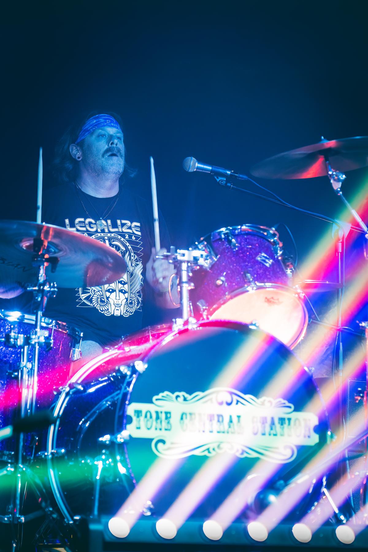 Aaron Willis on drums